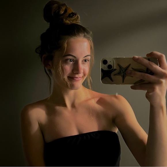 Meet your Posher, Claire - Picture 1 of 1